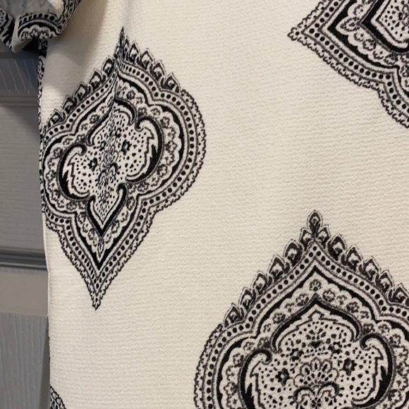 Madewell drop waist dress in black and cream. - Picture 2 of 6